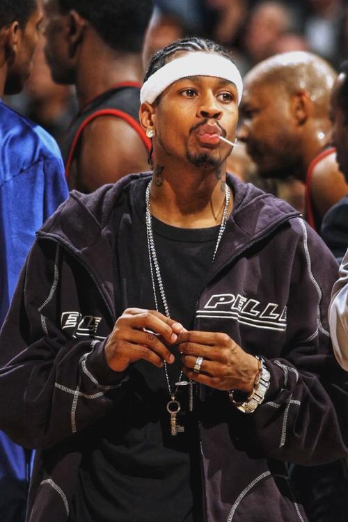 中超三连冠！海港客场1-0英博，加布里埃尔制胜球+进球被吹（海港客场1-0英博加冕中超三连冠，加布里埃尔打入制胜球且一度进球被判无效）