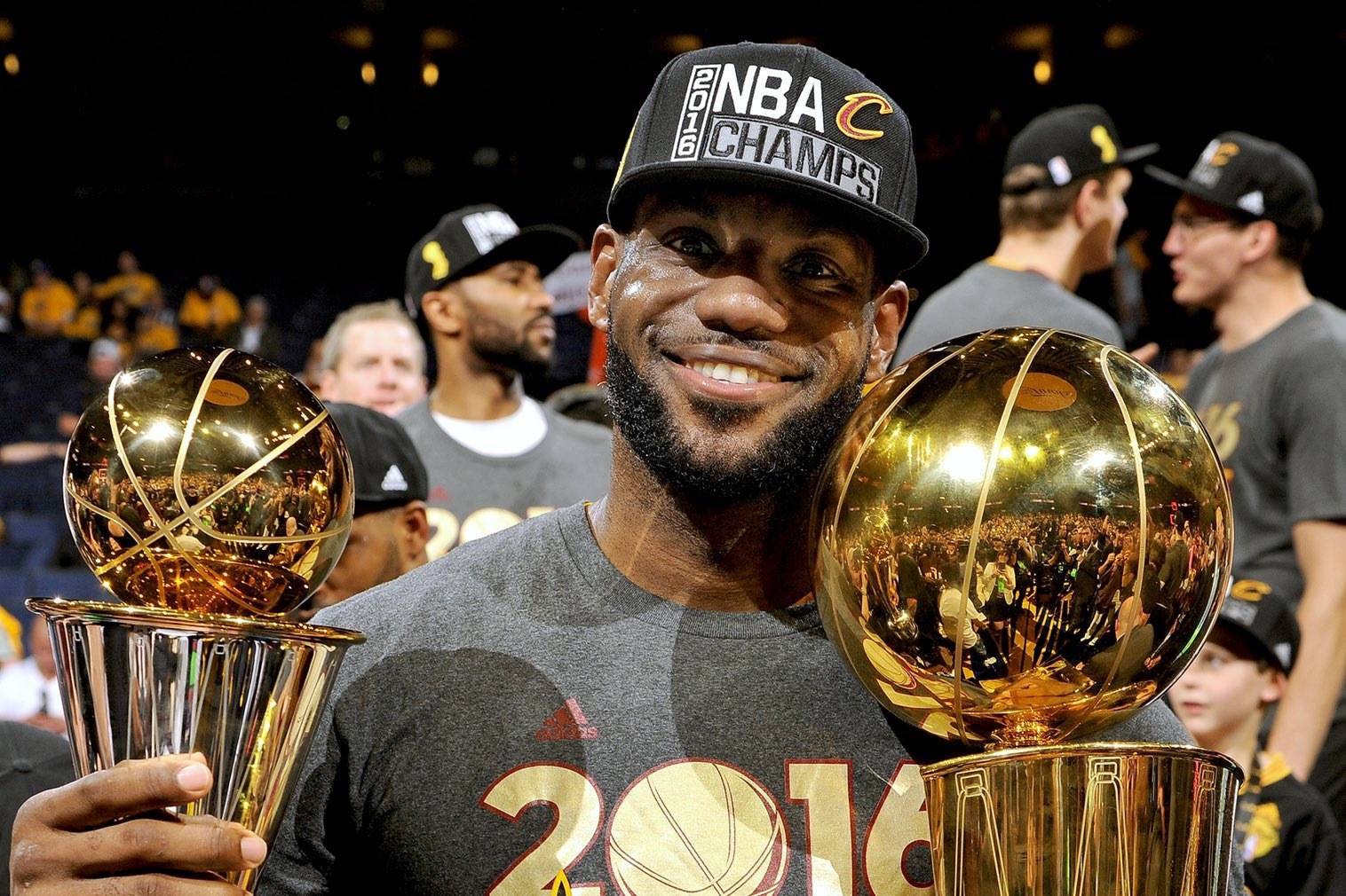 黄健翔：大力支持退役国脚去带青训，外教只能作为补充（黄健翔：力挺退役国脚投身青训，外教仅作辅助）