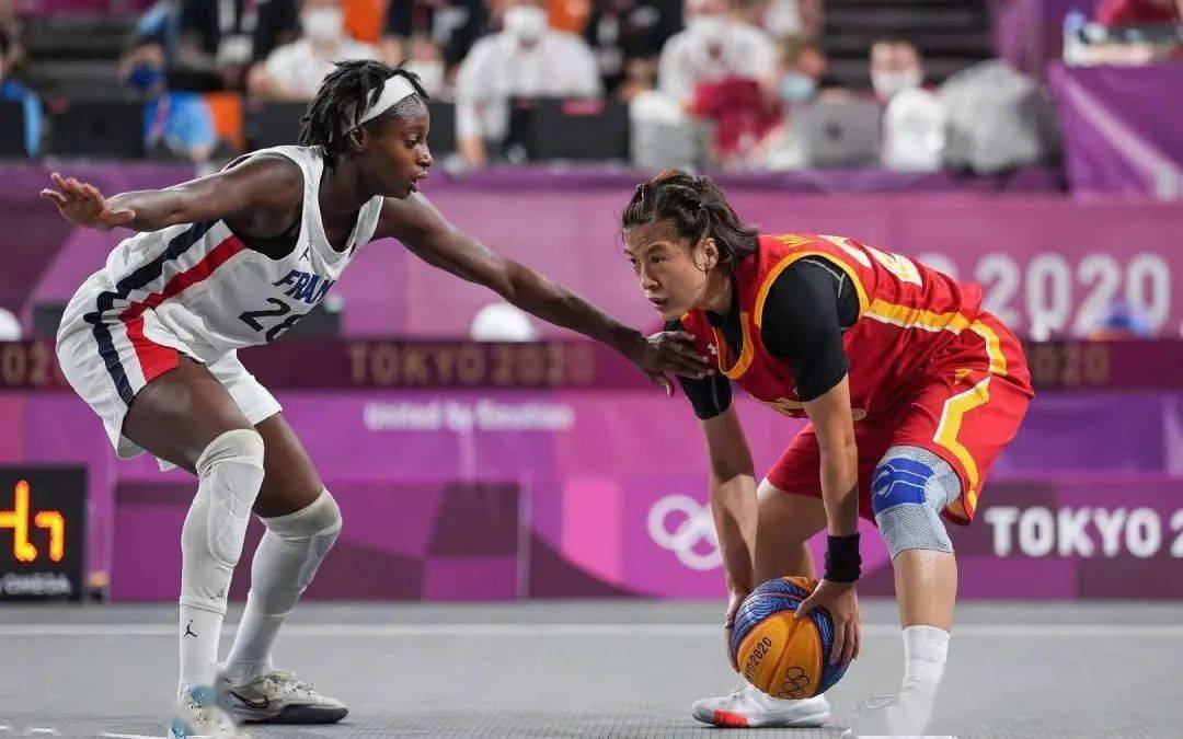 莱比锡中场海达拉300万欧加盟朗斯，签约至2029（朗斯以300万欧签下莱比锡中场海达拉，合同至2029年）