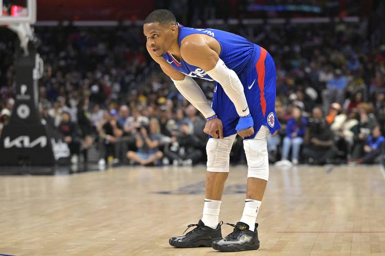 太阳遭遇伤病潮影响战绩（伤病潮来袭，太阳战绩承压）