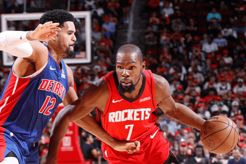 FC26美丽足球：维蒂尼亚、德容领衔，金外脚背夸雷斯马在列（FC26唯美球风：德容、维蒂尼亚领衔，外脚背大师夸雷斯马上榜）