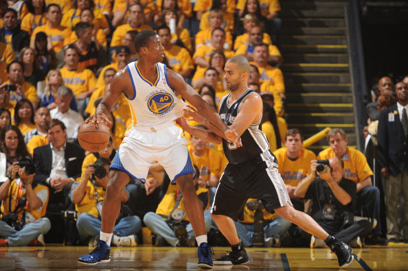 看巴萨被布鲁日进了三个球，想笑了。（目睹布鲁日对巴萨连下三城，我忍俊不禁）