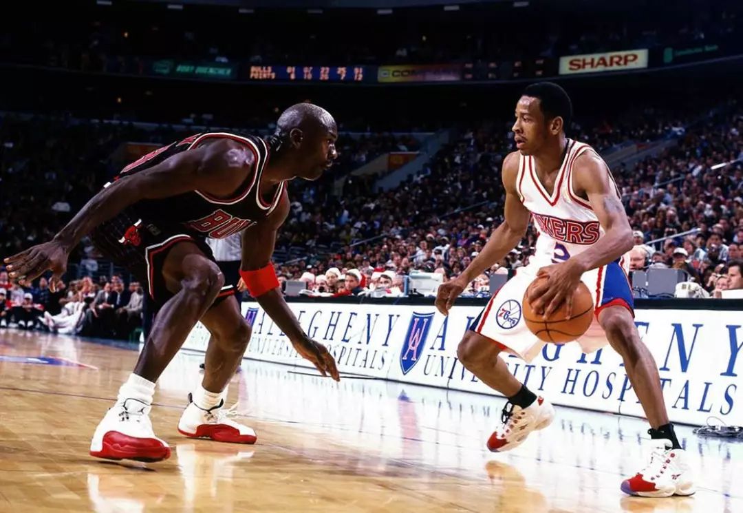 全运会排球女子成年组1／4交叉赛江苏女排完胜辽宁 挺进四强（全运会女排成年组1／4交叉赛：江苏完胜辽宁 晋级四强）